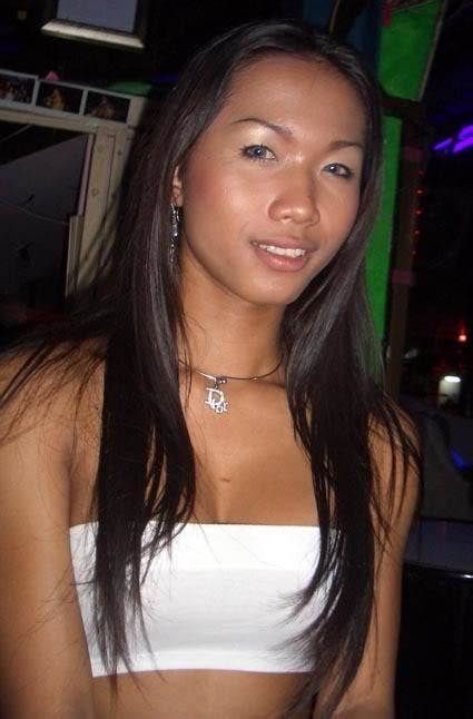 NONG MO LADYBOY PATTAYA HOT PORNSTAR LIKE SUCK .